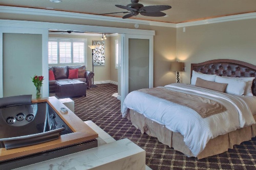 Lovers Point Inn image 8